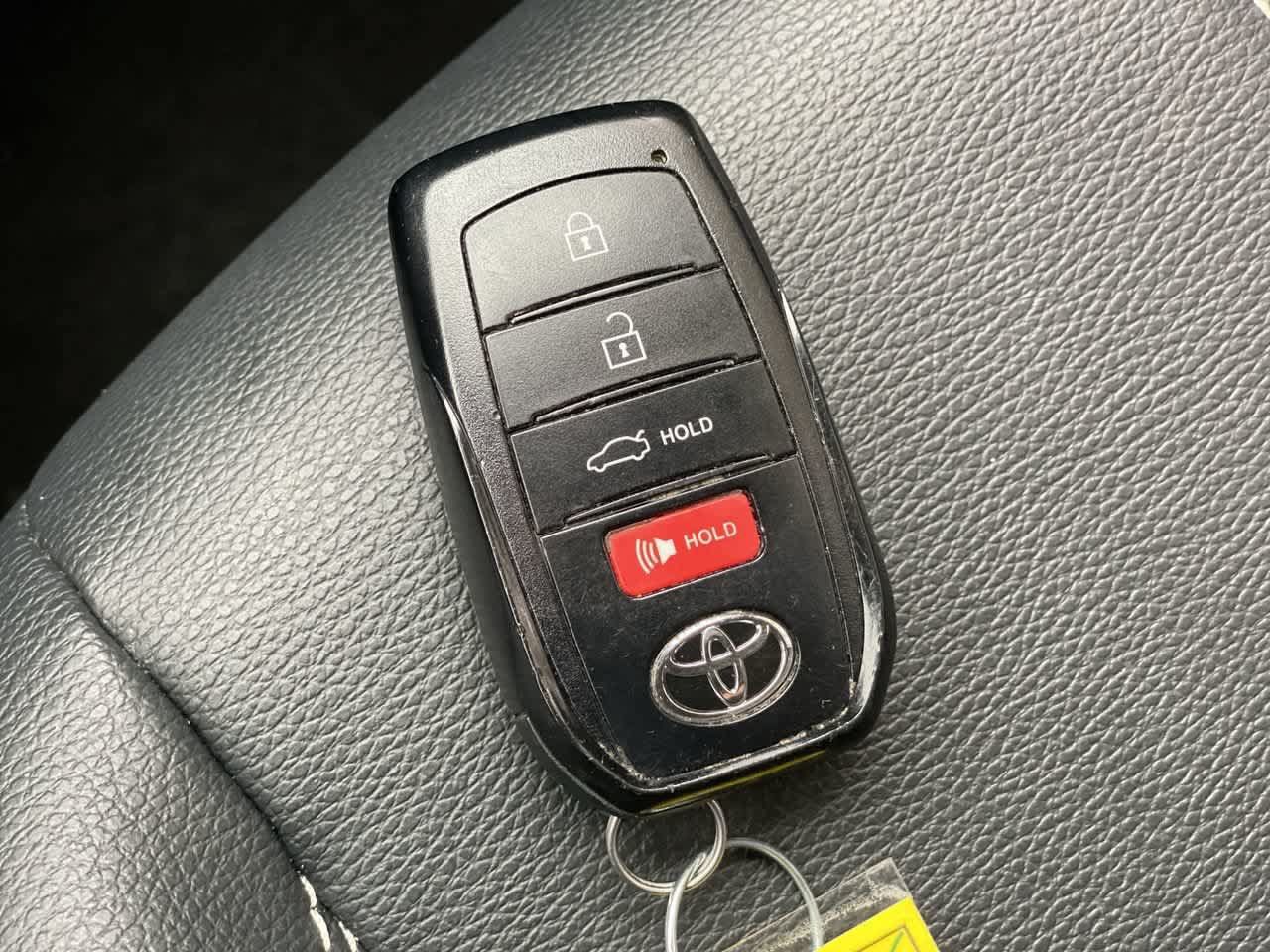 Used 2025 Toyota Camry SE FWD image 29