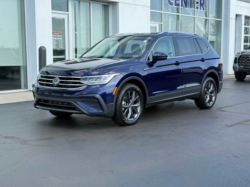 Certified 2023 Volkswagen Tiguan SE AWD/4WD image 1