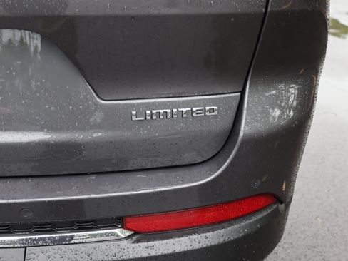 Used 2021 Jeep Grand Cherokee L Limited AWD/4WD image 9