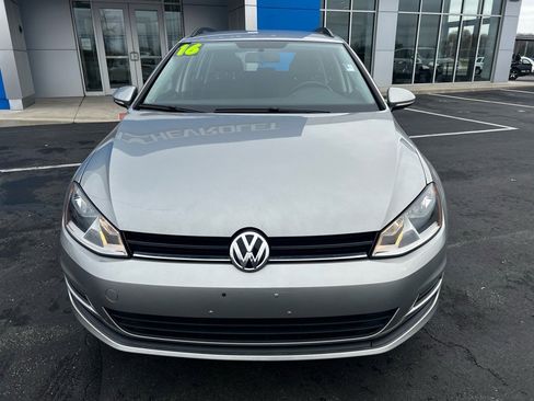 Used 2016 Volkswagen Golf S image 3