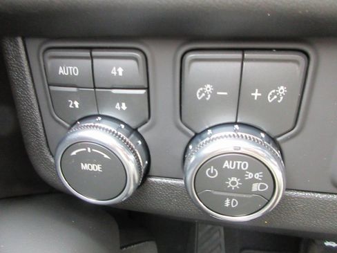 New 2026 GMC Yukon XL Elevation w/ Elevation Premium Package image 18