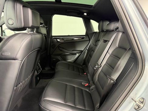 Certified 2026 Porsche Macan AWD/4WD image 21