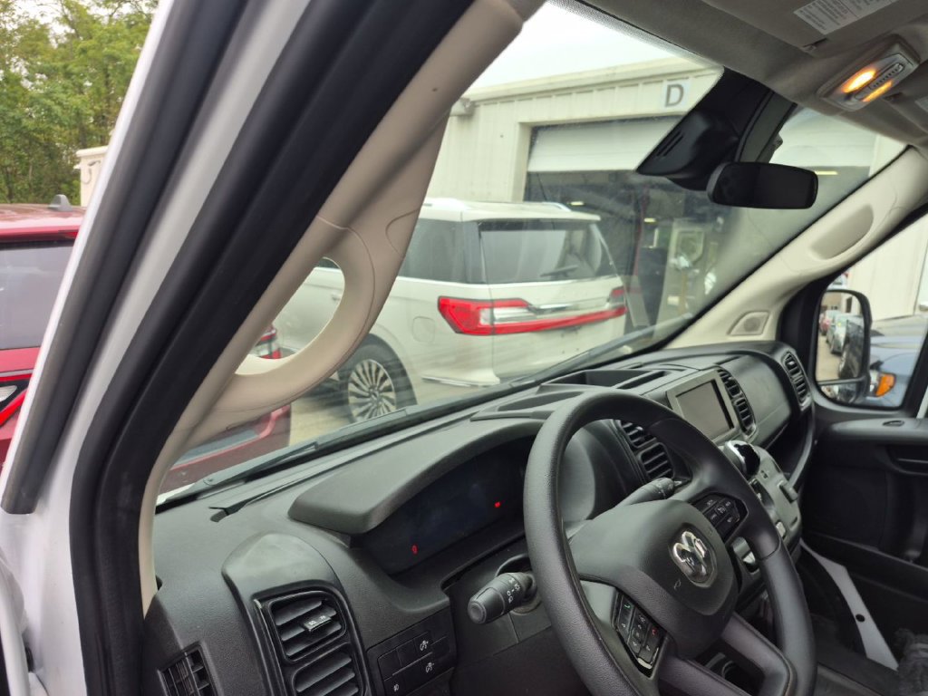 Used 2025 RAM ProMaster 2500 w/ U-Haul Equipment Group FWD image 7