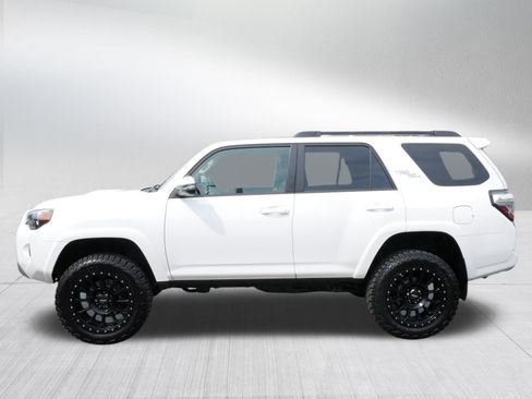 Used 2019 Toyota 4Runner TRD Off-Road Premium AWD/4WD image 4