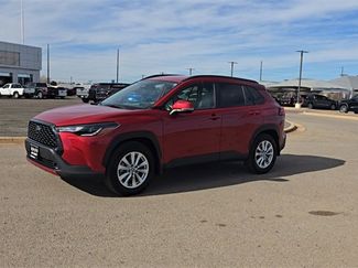 Used 2023 Toyota Corolla Cross LE video 2