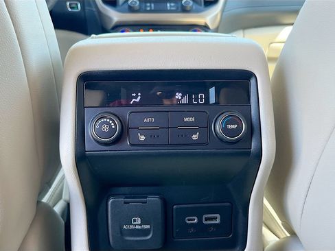 Used 2023 GMC Acadia Denali w/ Denali Technology Package FWD image 25
