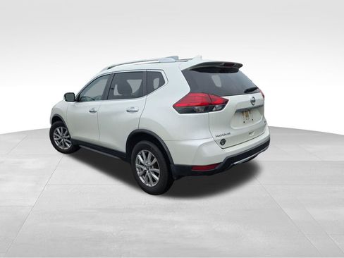 Used 2017 Nissan Rogue SV AWD/4WD image 6