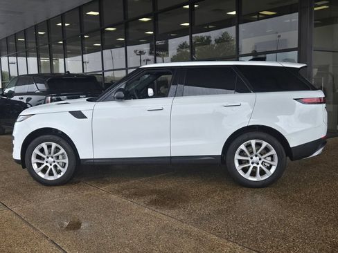 Used 2025 Land Rover Range Rover Sport SE AWD/4WD image 2