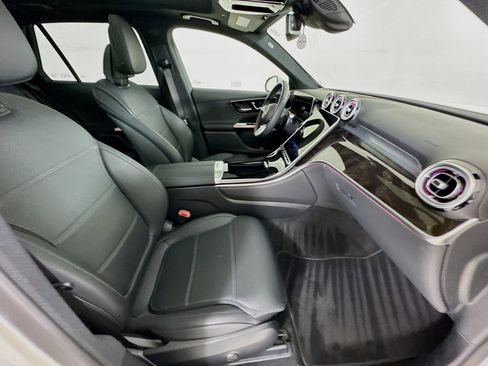 Used 2026 Mercedes-Benz GLC 300 image 31