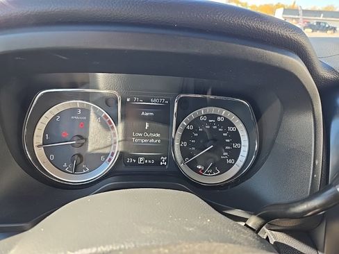 Used 2017 Nissan Titan S image 16