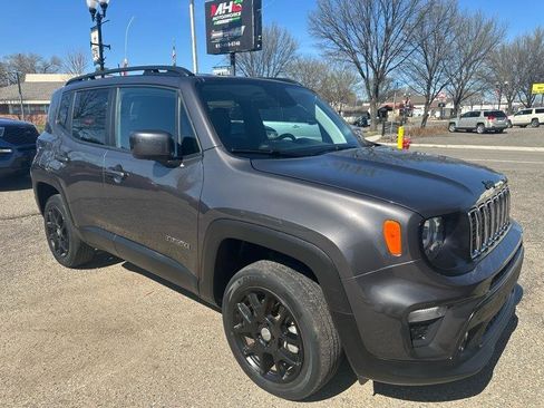 Used 2020 Jeep Renegade Latitude w/ Cold Weather Group image 2