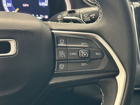 Used 2023 Jeep Grand Cherokee L Laredo AWD/4WD image 29