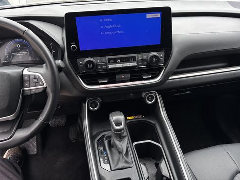 Used 2025 Toyota Grand Highlander FWD image 24