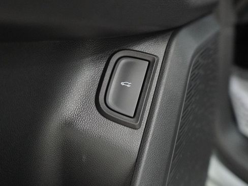 Used 2026 Chevrolet Equinox ACTIV w/ Convenience Package III FWD image 26