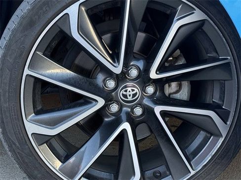 Used 2019 Toyota Corolla XSE image 9