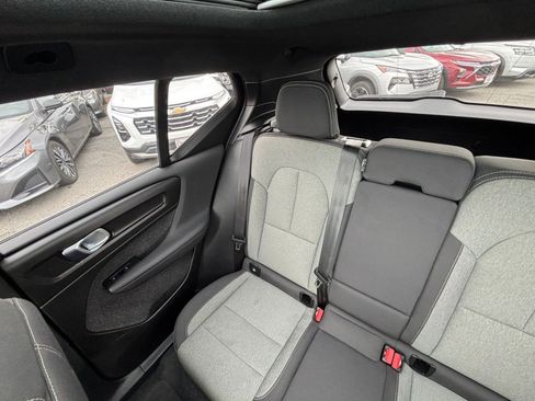 Used 2024 Volvo XC40 B5 Core AWD/4WD image 40