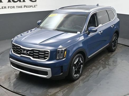 Used 2025 Kia Telluride S FWD image 47