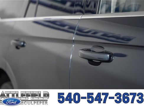 New 2025 Ford Expedition Active image 21