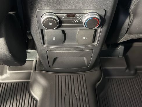 Used 2024 Ford Explorer XLT w/ Equipment Group 202A AWD/4WD image 17