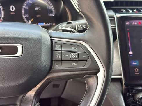 Used 2022 Jeep Grand Cherokee Limited AWD/4WD image 21
