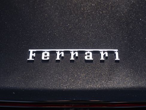 Used 2017 Ferrari California T image 29