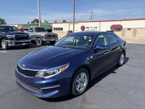 Used 2017 Kia Optima LX w/ Driver Convenience Package FWD image 4