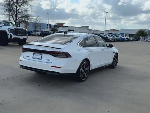 Used 2024 Honda Accord Sport image 9