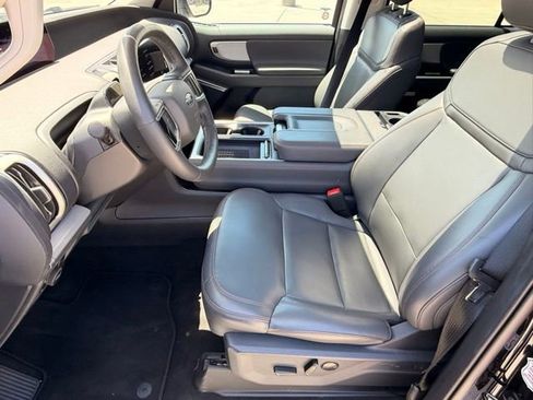 Used 2025 Ford Expedition Max Active AWD/4WD image 15