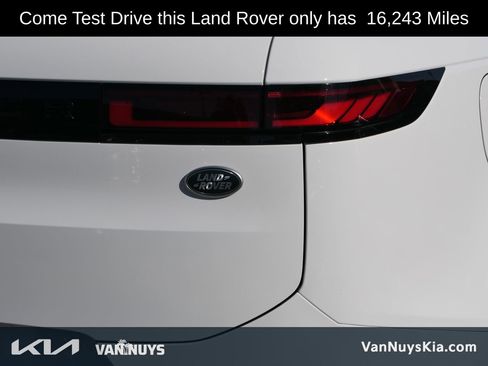 Used 2023 Land Rover Range Rover Sport SE Dynamic image 3