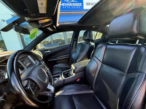 Used 2020 Dodge Charger SXT w/ Leather Interior Group RWD image 40
