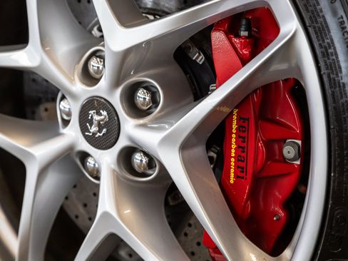 Used 2021 Ferrari Roma RWD image 20