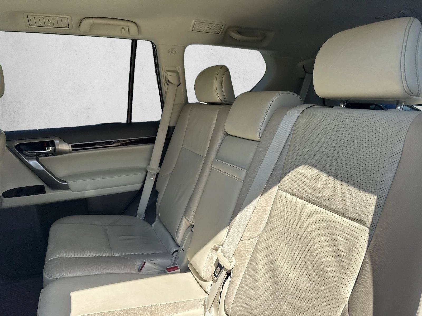 Used 2018 Lexus GX 460 Premium w/ Premium Package AWD/4WD image 25