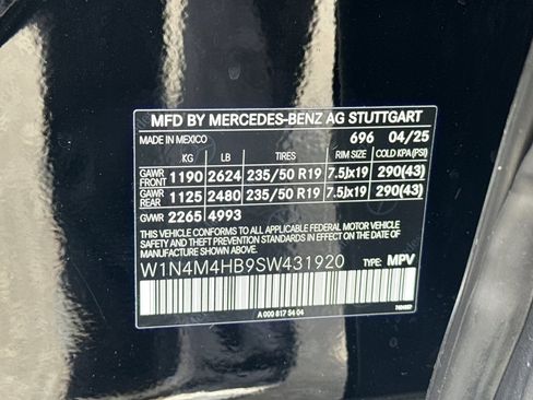 Certified 2025 Mercedes-Benz GLB 250 4MATIC image 29