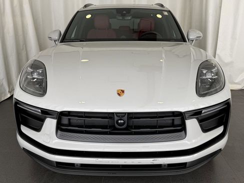 New 2026 Porsche Macan image 6