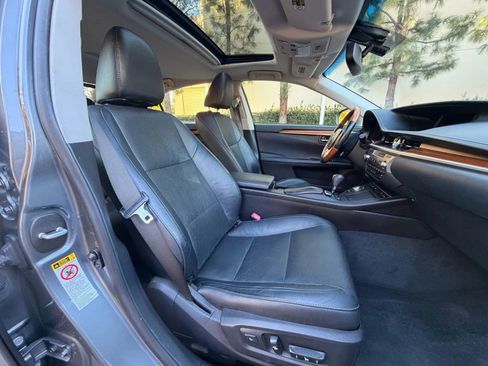 Used 2013 Lexus ES 300h w/ Luxury Pkg image 15