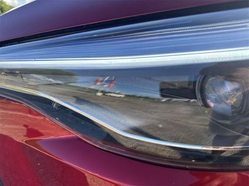 Used 2025 Toyota Corolla Cross XLE image 10