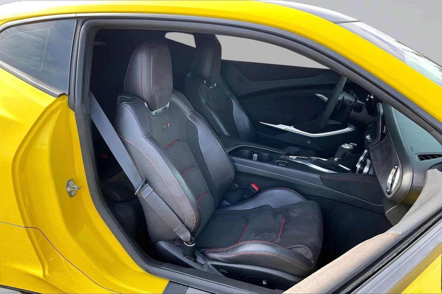 Used 2018 Chevrolet Camaro ZL1 RWD image 32