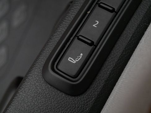 Certified 2025 Volkswagen ID. Buzz 1st Edition RWD image 32