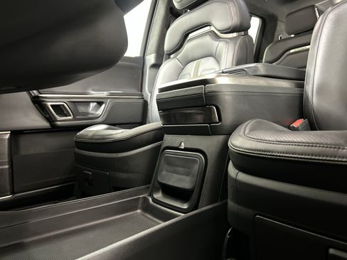 Used 2022 Rivian R1S Launch Edition AWD/4WD image 33