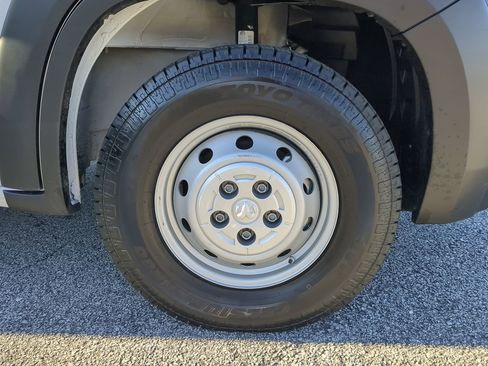 Used 2023 RAM ProMaster 2500 w/ Advance Safety Group (B) image 9