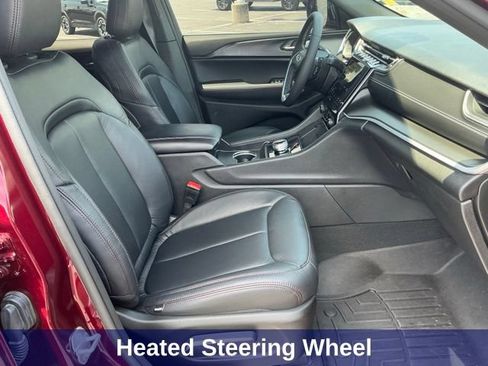 Used 2025 Jeep Grand Cherokee Altitude AWD/4WD image 24