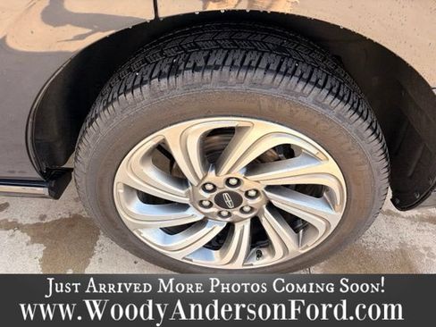 Used 2022 Lincoln Navigator Reserve AWD/4WD image 8