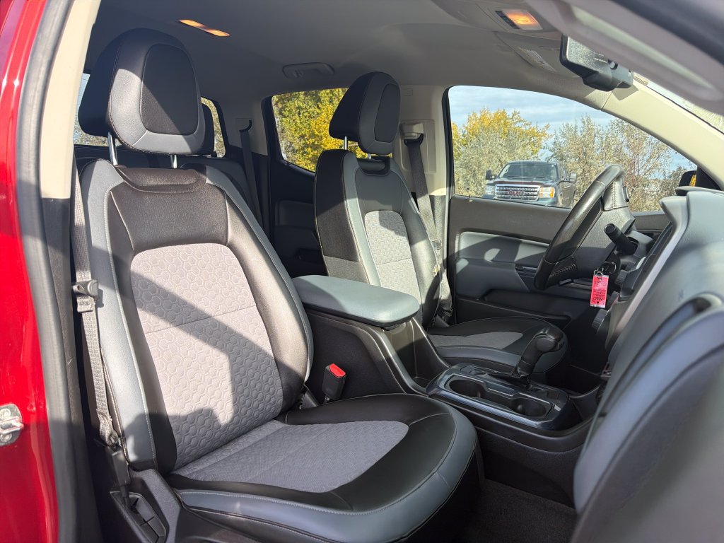 Used 2016 Chevrolet Colorado Z71 AWD/4WD image 20