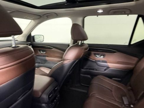 Used 2025 Honda Pilot Elite image 39