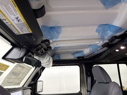 New 2025 Jeep Wrangler Sport S image 21