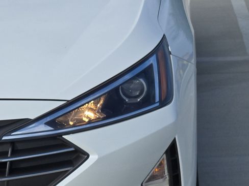 Used 2020 Hyundai Elantra SE w/ Cargo Package (C1) FWD image 10