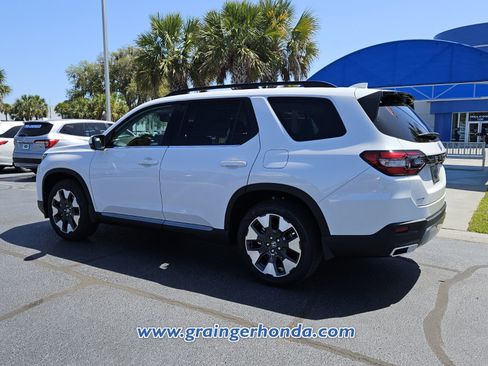 New 2026 Honda Pilot Elite image 3