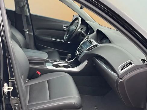 Used 2018 Acura TLX FWD image 11