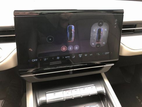 Used 2024 Lincoln Nautilus Premier w/ Equipment Group 102A image 11