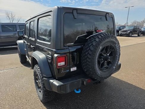 Used 2023 Jeep Wrangler Unlimited w/ Cold Weather Group image 4